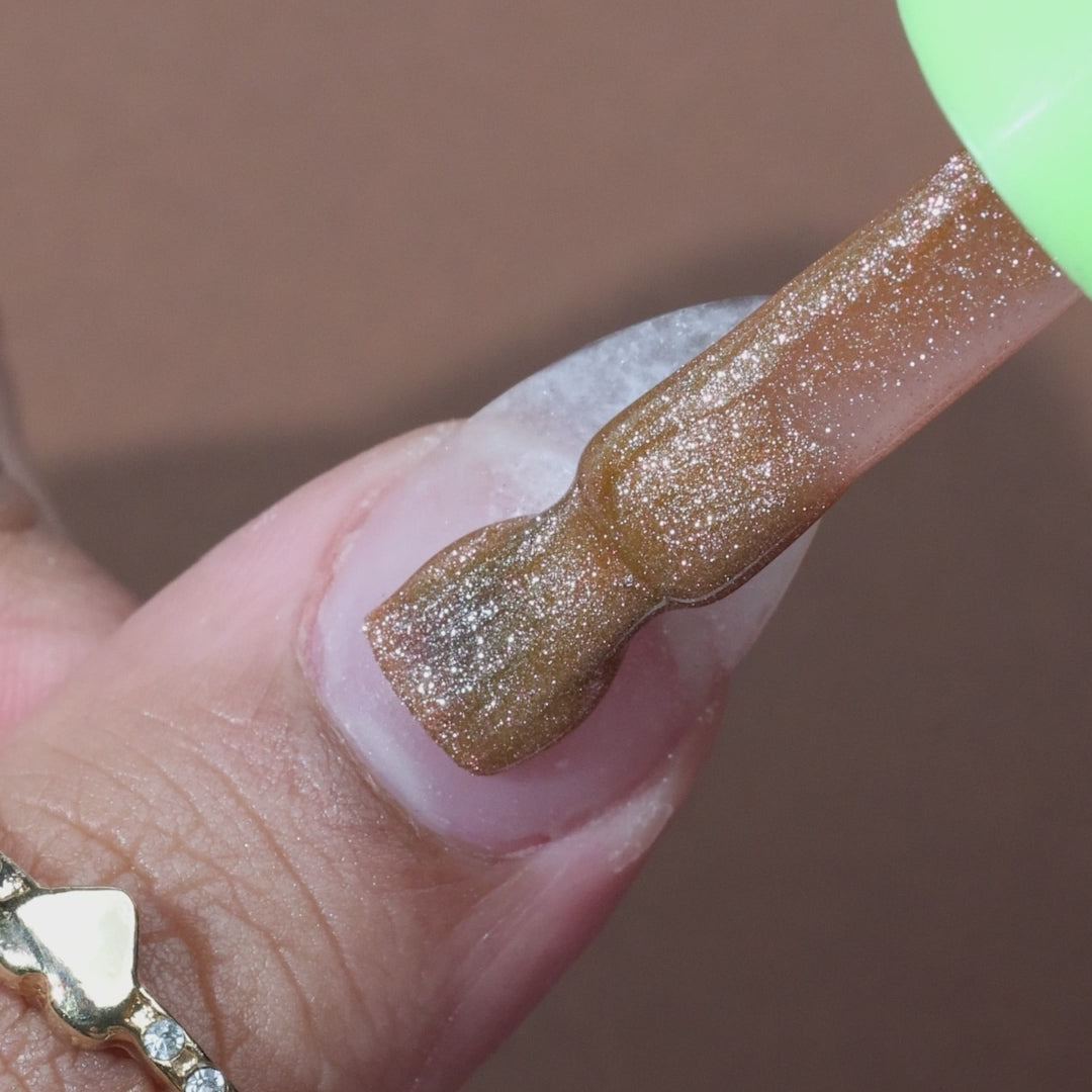 Venus Starfall Cat-Eye Gel Polish | 224 | 15ml - Calyx Nails India