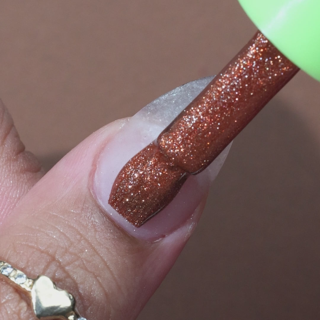 Spicy Seduction Starfall Cat-Eye Gel Polish | 218 | 15ml - Calyx Nails India